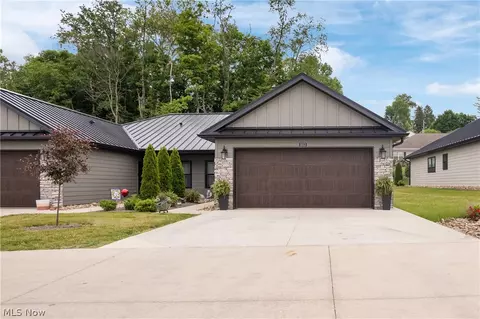 1013 Sycamore Ln, Millersburg, OH 44654
