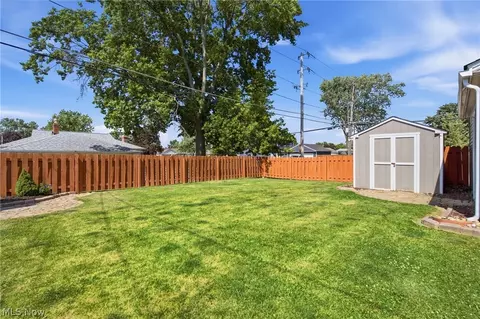 Exterior - 10860 Aaron Dr, Parma, OH 44130 photo 7 of 11