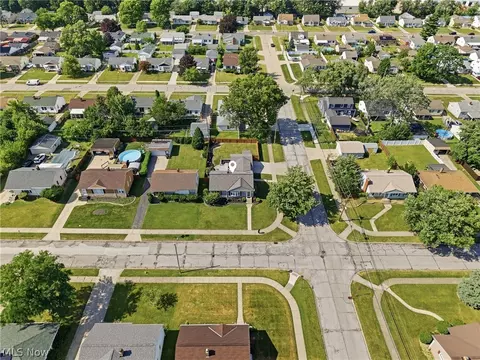 View/Area - 10860 Aaron Dr, Parma, OH 44130 photo 4 of 4