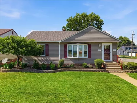 Exterior - 10860 Aaron Dr, Parma, OH 44130 photo 3 of 11