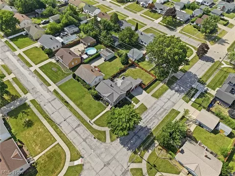 View/Area - 10860 Aaron Dr, Parma, OH 44130 photo 3 of 4