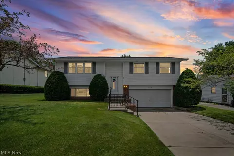 248 Washington Dr, Northfield, OH 44067