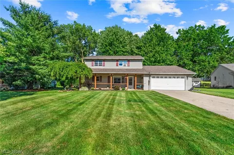 7391 Hidden Glen Dr, Amherst, OH 44001