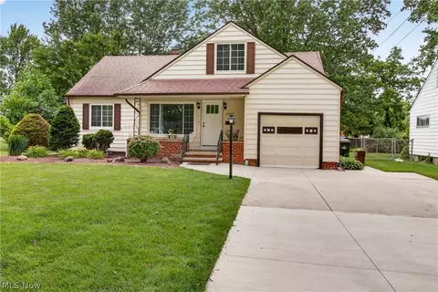 4740 Silverdale Rd, North Olmsted, OH 44070