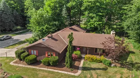 5911 Woodland Dr, North Ridgeville, OH 44039