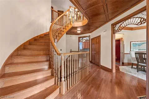Entry Way - 548 Appomattox Ct, Lagrange, OH 44050 photo 2 of 6