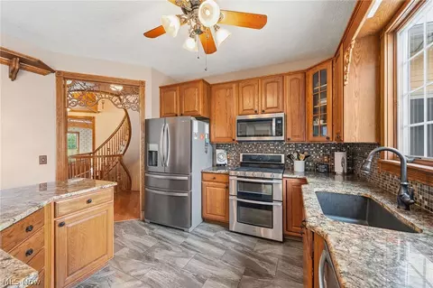 Kitchen - 548 Appomattox Ct, Lagrange, OH 44050 photo 3 of 3