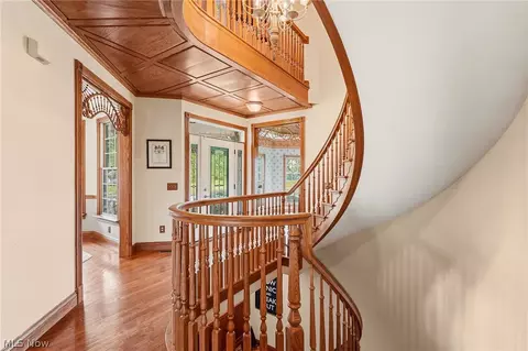 Entry Way - 548 Appomattox Ct, Lagrange, OH 44050 photo 3 of 6