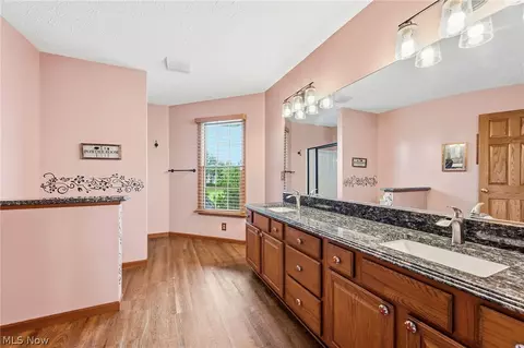 Bath - 548 Appomattox Ct, Lagrange, OH 44050 photo 2 of 2