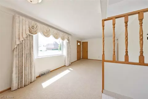Living - 6130 Smith Rd, Brook Park, OH 44142 photo 4 of 4
