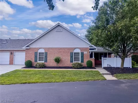 1543 Danube Dr NW, Uniontown, OH 44685