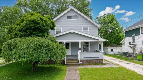 308 Arlington Blvd, Newton Falls, OH 44444