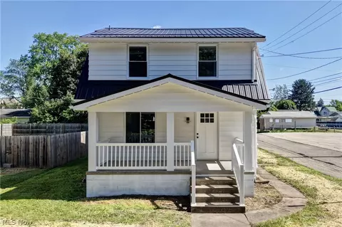 431 Cedar Ln, New Philadelphia, OH 44663