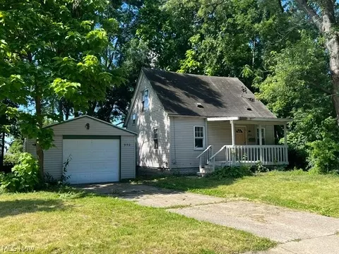 950 Silvercrest Ave, Akron, OH 44314
