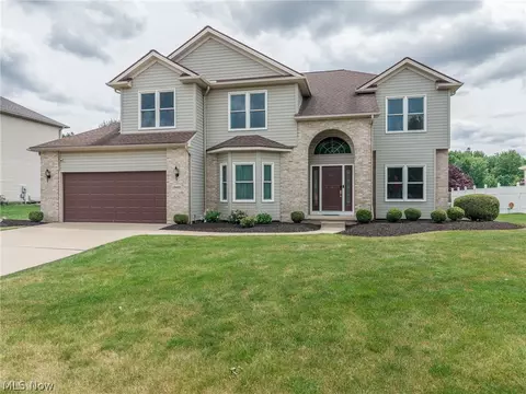 13435 Glenbrook Dr, Strongsville, OH 44136