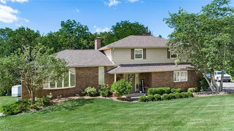 2980 Stanway Dr, Zanesville, OH 43701