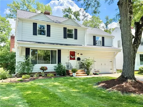 1403 Croyden Rd, Lyndhurst, OH 44124