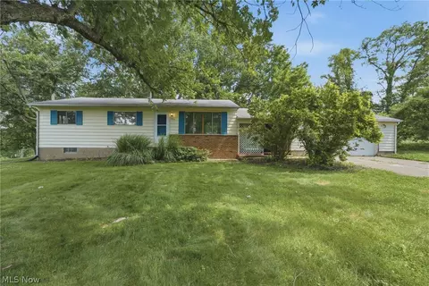 1965 Koons Rd, North Canton, OH 44720