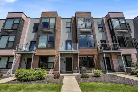 1208 W 73rd Pl, Cleveland, OH 44102