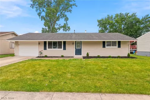 1053 Wellfleet Dr, Grafton, OH 44044