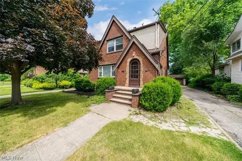 15506 Lydian Ave, Cleveland, OH 44111