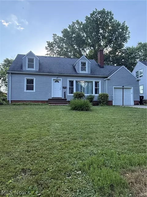 1707 Rushton Rd, South Euclid, OH 44121