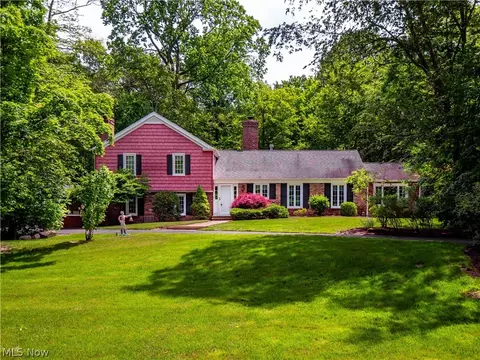 15225 Hook Hollow Rd, Novelty, OH 44072