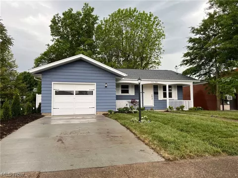 712 41st St, Vienna, WV 26105