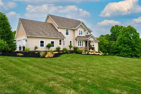 41 W Nimisila Rd, New Franklin, OH 44319
