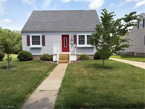 1414 Denman Ave, Coshocton, OH 43812