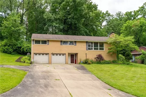8944 Colton St NW, Massillon, OH 44646