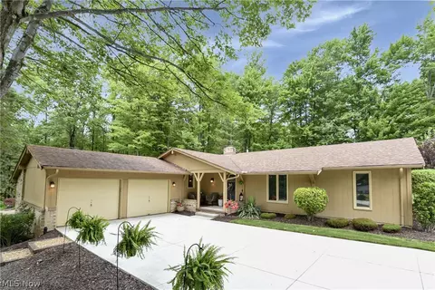 11344 Fawn Meadow Ln, Strongsville, OH 44149