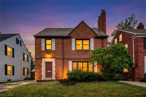 2496 Saybrook Rd, University Heights, OH 44118