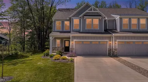 210 Lake Balaton Dr, Cleveland, OH 44128