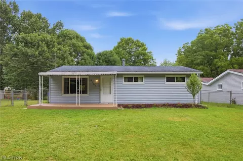 9164 Weaver Rd, Ravenna, OH 44266
