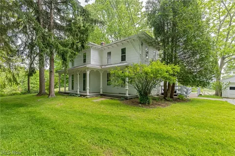 1740 W Comet Rd, New Franklin, OH 44216