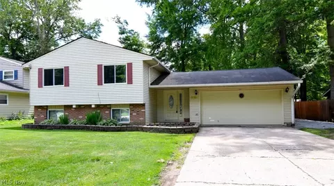 5454 Barton Rd, North Olmsted, OH 44070