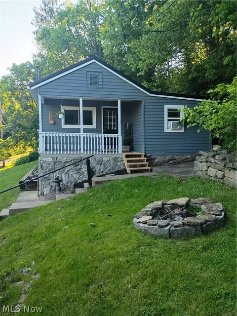 64301 Shady Lane Rd, Bellaire, OH 43906