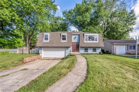 8742 Usher Rd, Olmsted Twp, OH 44138