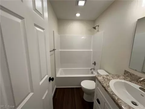 Bath - 43 Narcissa Ave, Struthers, OH 44471 photo 2 of 2