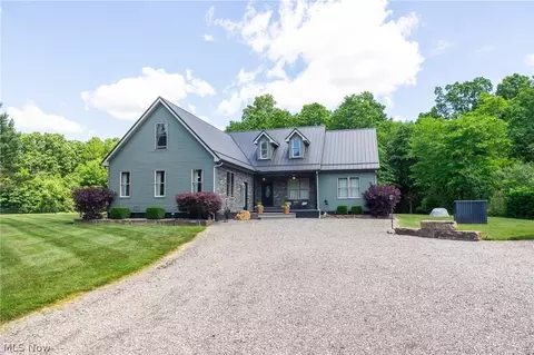 2416 Housel Craft Rd, Bristolville, OH 44402