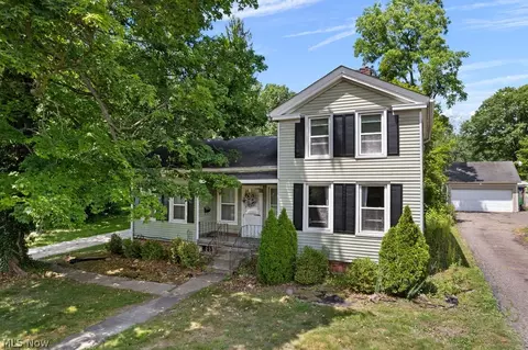 547 E Main St, Ravenna, OH 44266