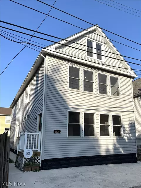 2525 Thurman Ave, Cleveland, OH 44113