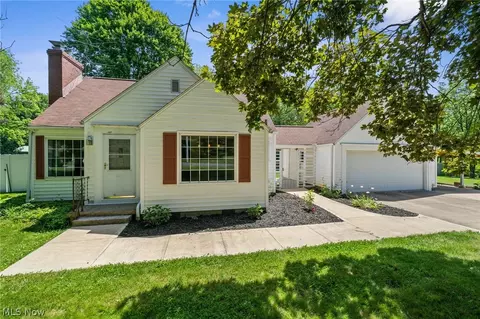 1489 Earhart Ave, Akron, OH 44320