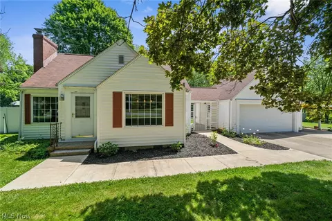 1489 Earhart Ave, Akron, OH 44320