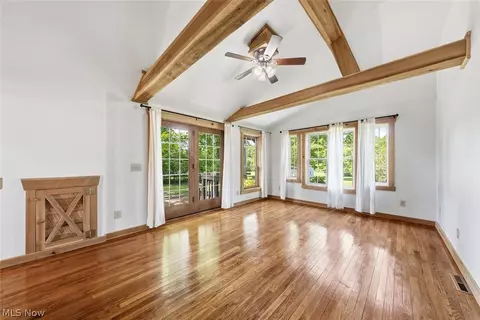 Living - 7560 Liberty Rd, Solon, OH 44139 photo 4 of 5