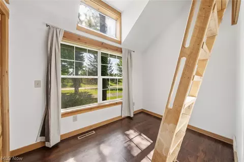 Bedroom - 7560 Liberty Rd, Solon, OH 44139 photo 3 of 7