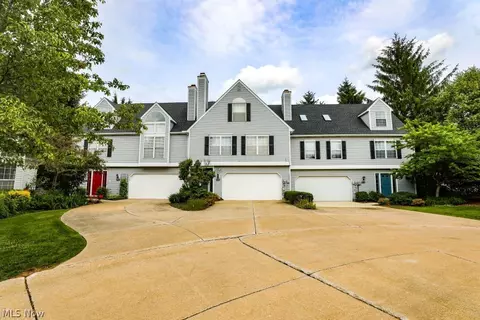 908 Bristol Ln, Streetsboro, OH 44241