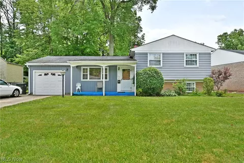 2475 Beal St NW, Warren, OH 44485
