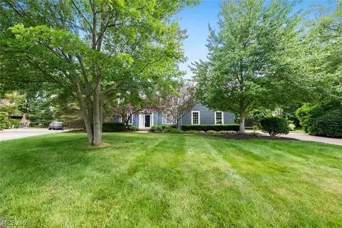 31729 Commodore Ct, Avon Lake, OH 44012